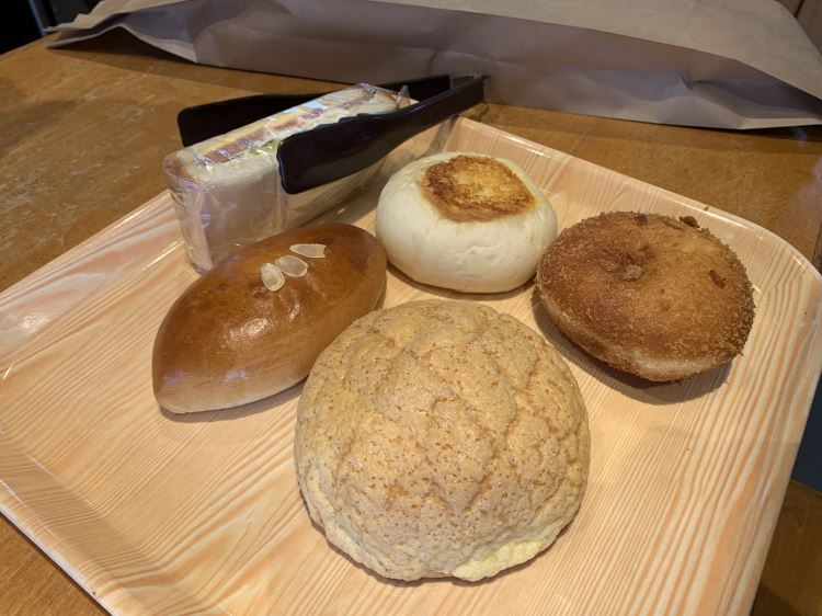 購入したパン-ブレッドハウストヨーG 泡瀬店